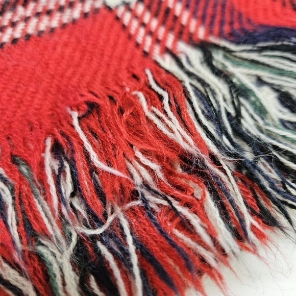 NEW Mud Pie Oversized Reversible Red & White Plaid & Hounds Tooth Scarf Shawl - Picture 4 of 6